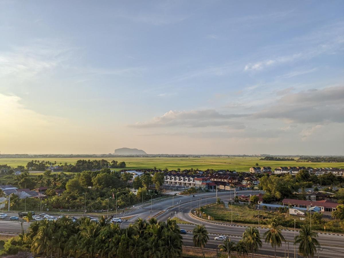 Alor Setar Imperio By Im Staycation 3Bedroom & Rooftop Pool المظهر الخارجي الصورة